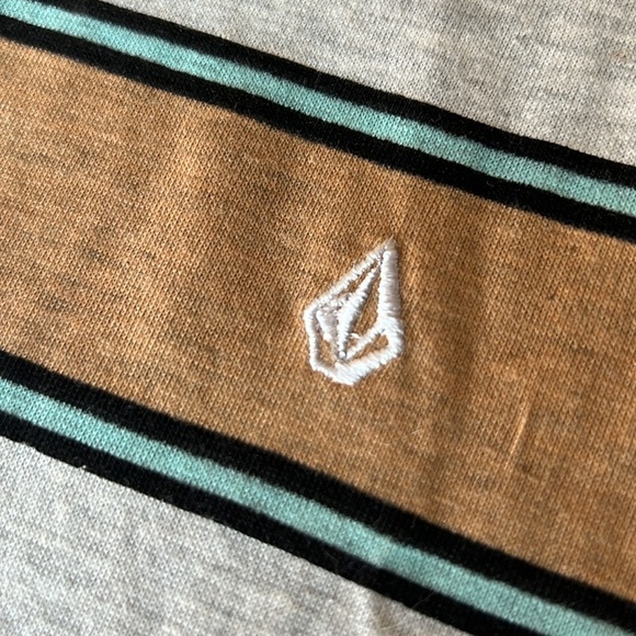 NWT Volcom Big Boys Short Sleeve Bandstone Tee Tan/Black/Blue XL/16 - Picture 4 of 7